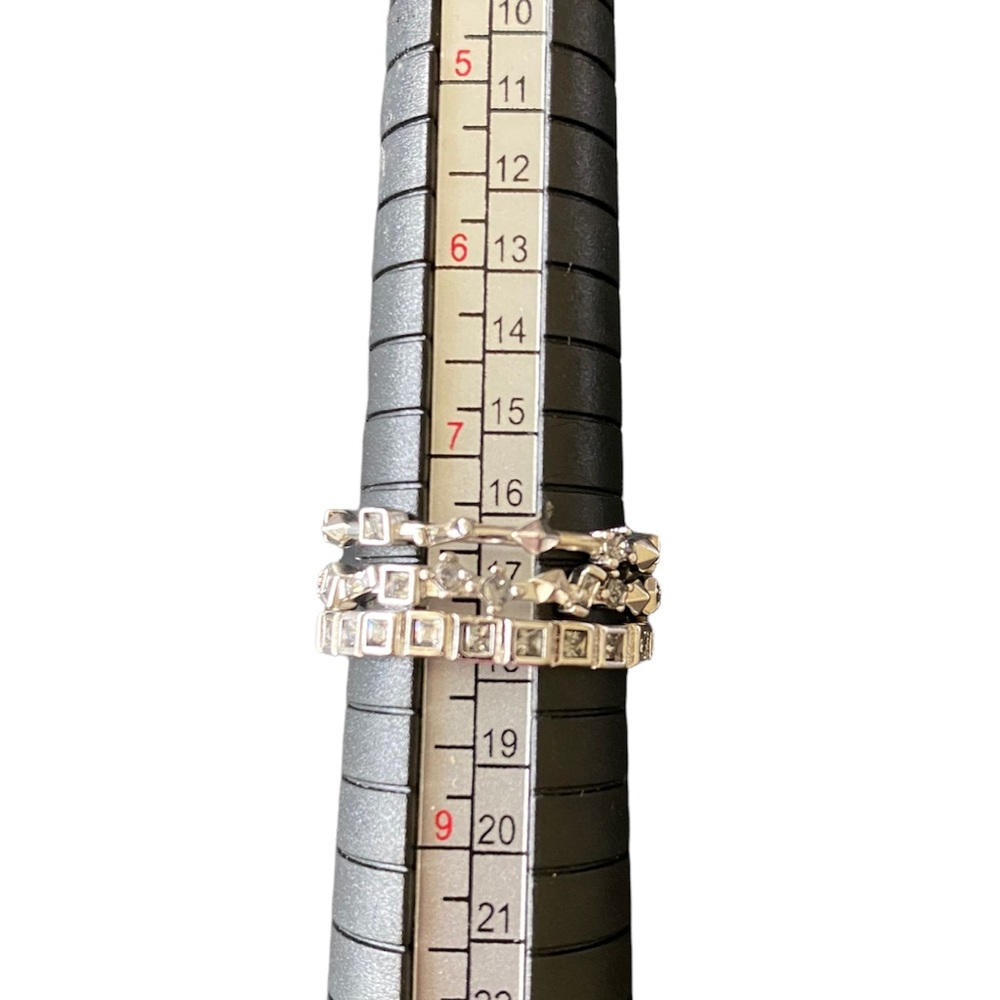 Kendra Scott Karis Silver Ring with Gray Stones - Picture 6 of 6